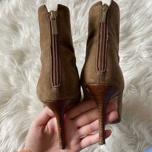 ❌SOLD-VINTED❌ Jimmy Choo Khaki Suede Heel Booties - Picture 4 of 7